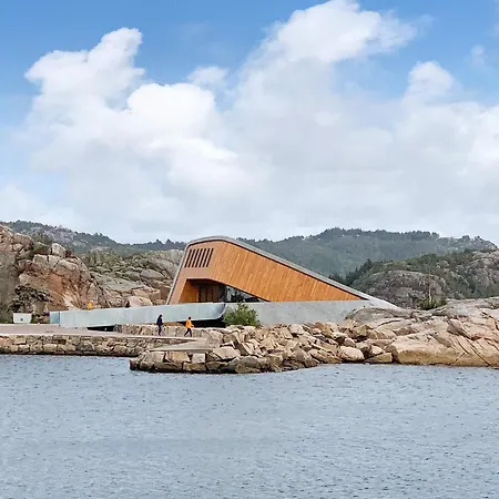 10 Person Holiday Home In Lindesnes * Spangereid