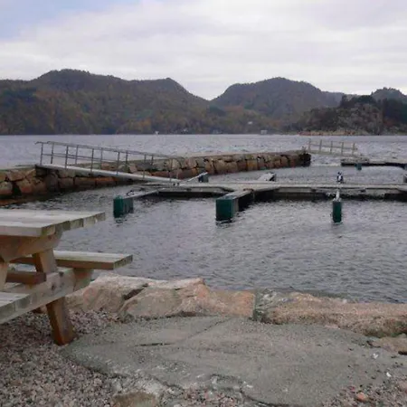 10 Person In Lindesnes Nyaraló *