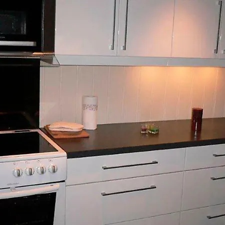 10 Person In Lindesnes *